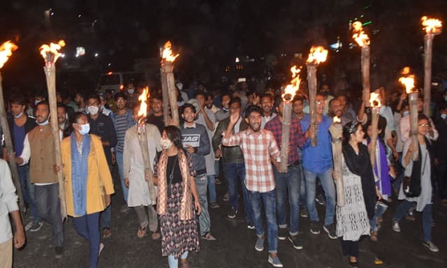 ‘রিপোর্ট রয়েছে, বিশ্ববিদ্যালয় খুলে দিলেই সরকার পতনের আন্দোলন হতে পারে’