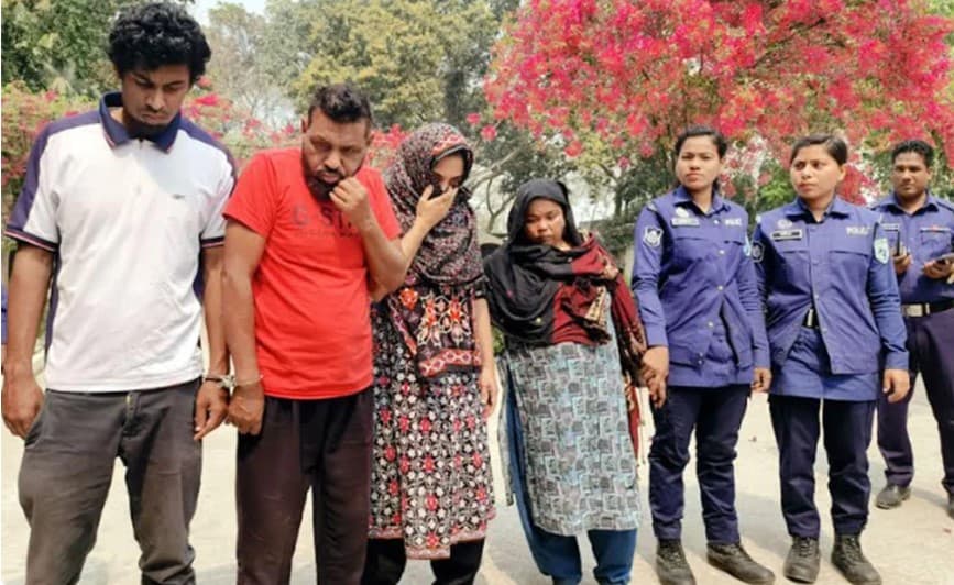 জ্বীনের বেগমসহ প্রতারক চক্রের ৪ সদস্য গ্রেপ্তার