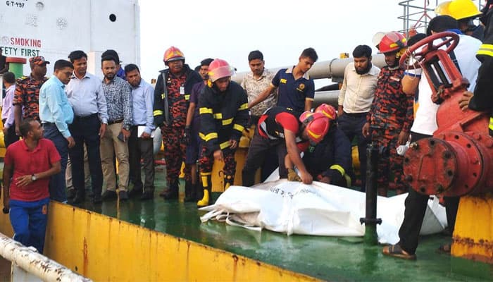 ব‌রিশা‌লে তেলবা‌হী ট্যাংকারে বি‌স্ফোরণে ২ জন নিহত, আহত ৩