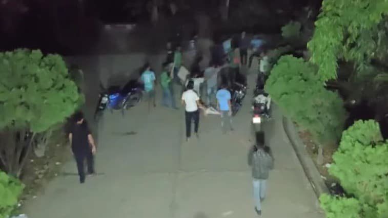 রাবি ছাত্রলীগের ২ গ্রুপের সংঘর্ষ: বহিষ্কার ৪ নেতা
