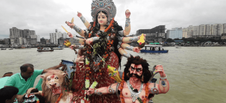 পাঁচ দিনব্যাপী শারদীয় দুর্গাপূজা আজ দেবী দুর্গার প্রতিমা বিসর্জনের মাধ্যমে শেষ হয়েছে। ছবি: বাসস