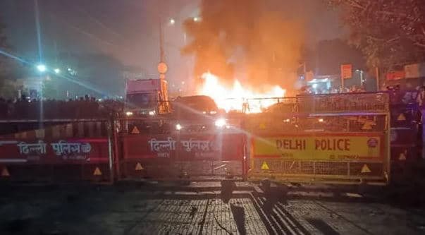 দিল্লিতে লাল কেল্লার পাশে ভয়াবহ বিস্ফোরণ, নিহত ৮