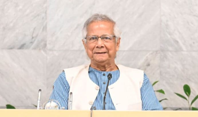 স্বনির্ভর হতে হবে, এর বাইরে কোনো কথা নাই : প্রধান উপদেষ্টা