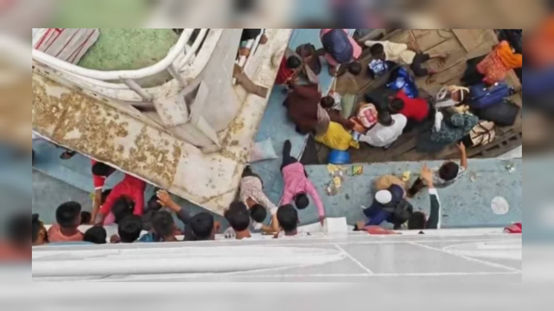 সদরঘাটে দুর্ঘটনায় দুই লঞ্চের রুট পারমিট বাতিল : প্রতিমন্ত্রী