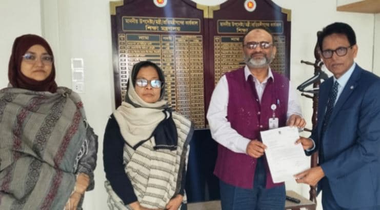 ব্যক্তিগত ও প্রশাসনিক কারণ দেখিয়ে সরে দাঁড়ালেন ঢাবি ভিসি