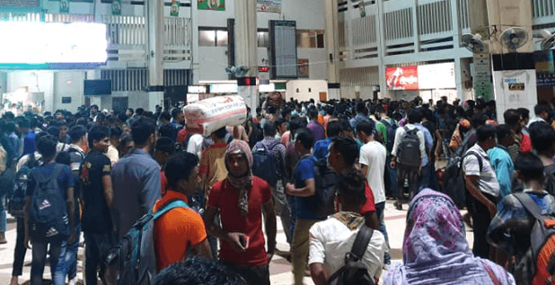 ঈদযাত্রা শুরু: সব বাস টার্মিনালে ভিড়, টিকিটে বাড়তি ভাড়ার অভিযোগ