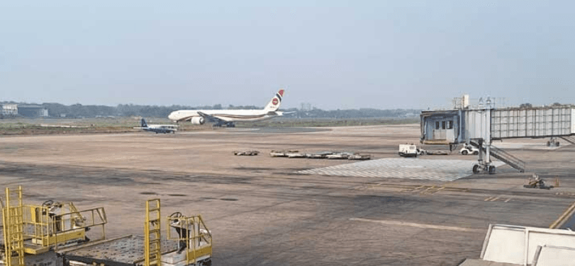 মধ্যপ্রাচ্যের ৪ এয়ারফিল্ড বন্ধ, শাহ আমানতে আরও ৭ ফ্লাইট বাতিল