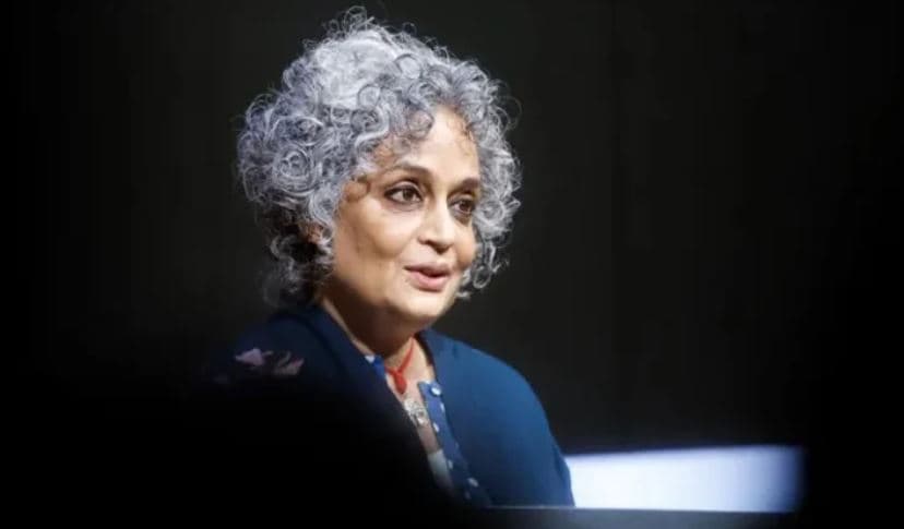 গাজা ইস্যুতে জুরির মন্তব্যে ক্ষোভ, বার্লিন চলচ্চিত্র উৎসব বর্জন অরুন্ধতী রায়ের