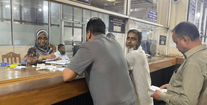 ঈদের ছুটি শেষে স্বাভাবিক নিয়মে ফিরেছে ব্যাংক ও পুঁজিবাজার