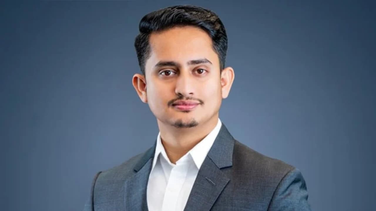 ৩০ জায়গায় হামলা-হুমকি, বিএনপিকে ‘সংশোধনের’ আহ্বান সারজিস আলমের