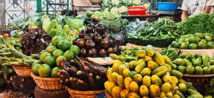 বাজারে মাছ-মাংসের দাম বাড়তি, কমেছে সবজির