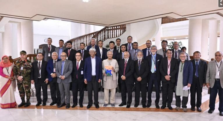 সরকারি চাকরিজীবীদের সর্বনিম্ন বেতন ২০ হাজার, সর্বোচ্চ ১ লাখ ৬০ হাজার টাকার সুপারিশ