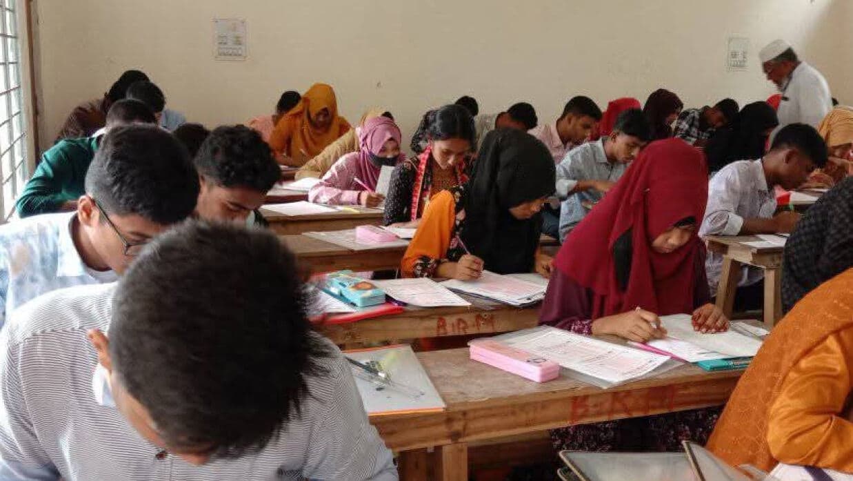 রংপুরে এসএসসি পরীক্ষার প্রথম দিনেই অনুপস্থিত ৫৭১