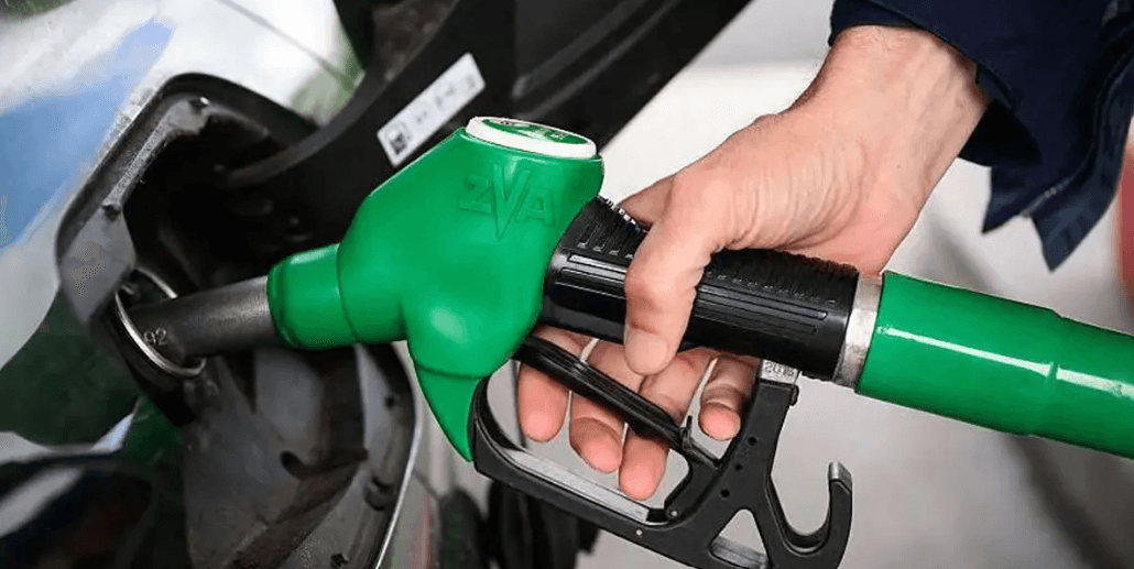 হরমুজ প্রণালি খুলে দিল ইরান, তেলের দামে বড় পতন