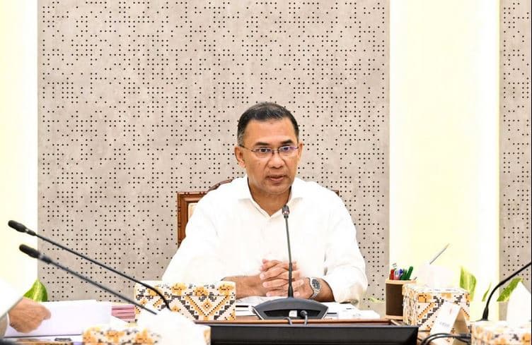 অর্থনৈতিক চ্যালেঞ্জ মোকাবিলায় ব্যবসায়ীদের সঙ্গে বৈঠকে প্রধানমন্ত্রী