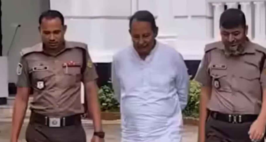 শাস্তির মুখে ইনুকে ‘টেনশন কইরেন না’ বলা ২ পুলিশ সদস্য