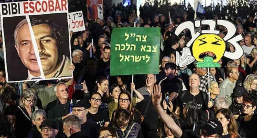 নেতানিয়াহুর পদত্যাগের দাবিতে উত্তাল তেল আবিব, হাজারো মানুষের বিক্ষোভ