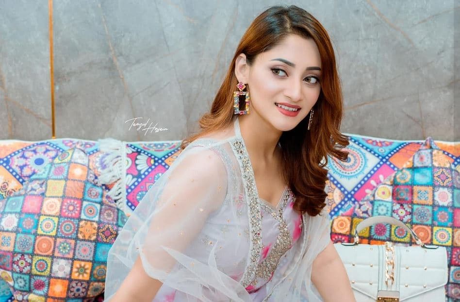 বাবা আর্থিক কেলেঙ্কারিতে জেলে, নিজেকে জড়াতে চান না নায়িকা পূজা চেরি