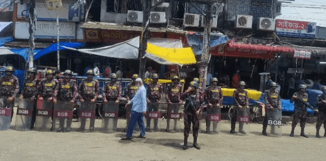 শিক্ষার্থীদের লংমার্চ: নীলক্ষেতে বিজিবি, সায়েন্সল্যাবে অতিরিক্ত পুলিশ মোতায়েন