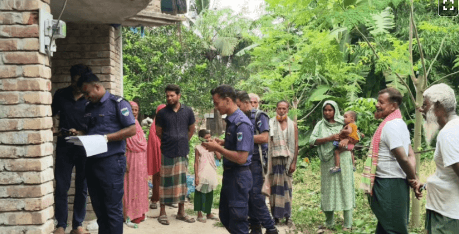 শিক্ষককে প্রাণনাশের হুমকি, বাড়ি থেকে বোমাসদৃশ বস্তু-চিরকুট উদ্ধার