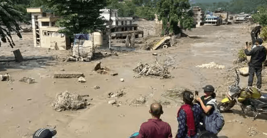 নেপাল-তিব্বতে ভয়াবহ বন্যা, নিহত বেড়ে ১৬০; নিখোঁজ শত শত