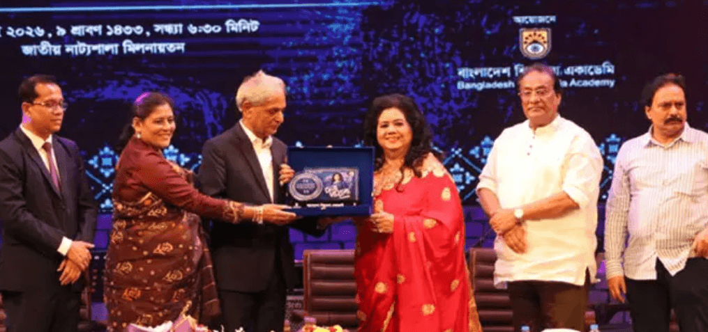 শিল্পকলায় প্রথম একক কনসার্ট রুনা লায়লার, পেলেন সম্মাননা