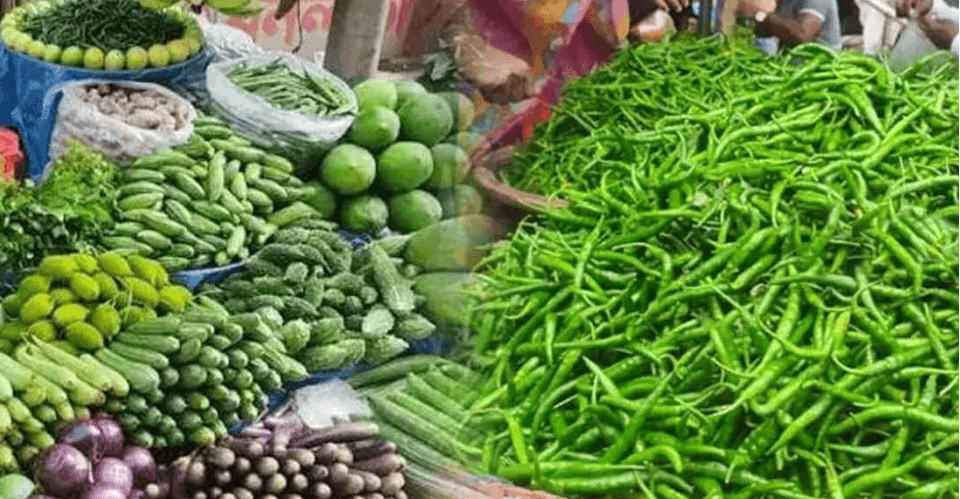 কাঁচামরিচ ৪০০ টাকা, বাড়ছে পেঁয়াজ-ডিমের দাম