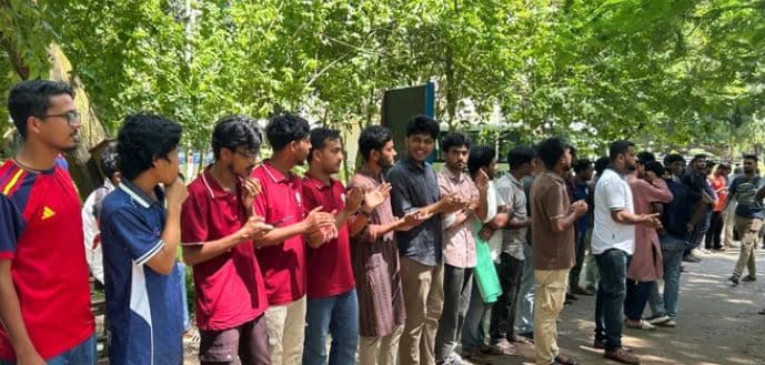 আইফোনের জন্য অপ্রতিম হত্যা, পুলিশের দাবিতে ভিন্নমত কুবি শিক্ষার্থীদের