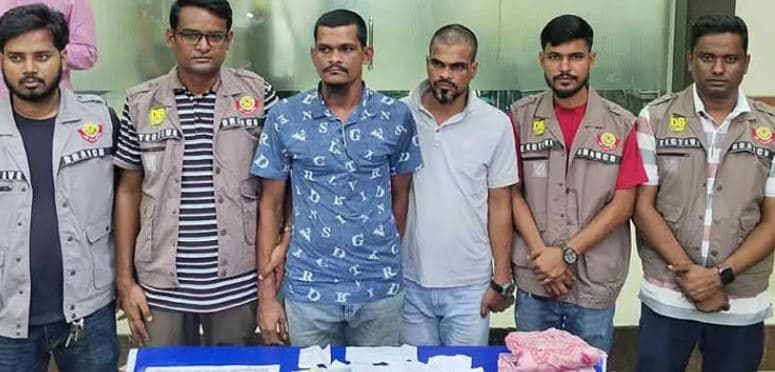 ছিনতাইকারীর টানে শিক্ষিকার মৃত্যু, এবার ‘আসল আসামি’ ধরার দাবি ডিবির