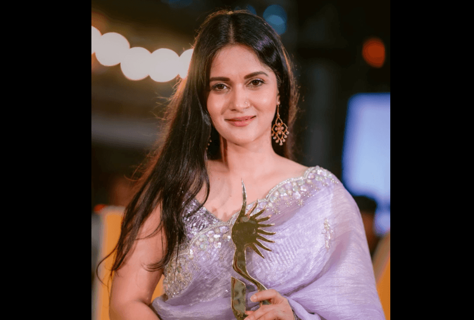 নতুন অধ্যায় শুরু করলেন মিথিলা
