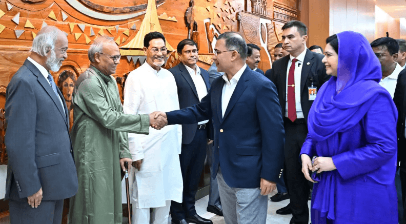 নিউইয়র্কের উদ্দেশ্যে ঢাকা ছাড়লেন প্রধানমন্ত্রী