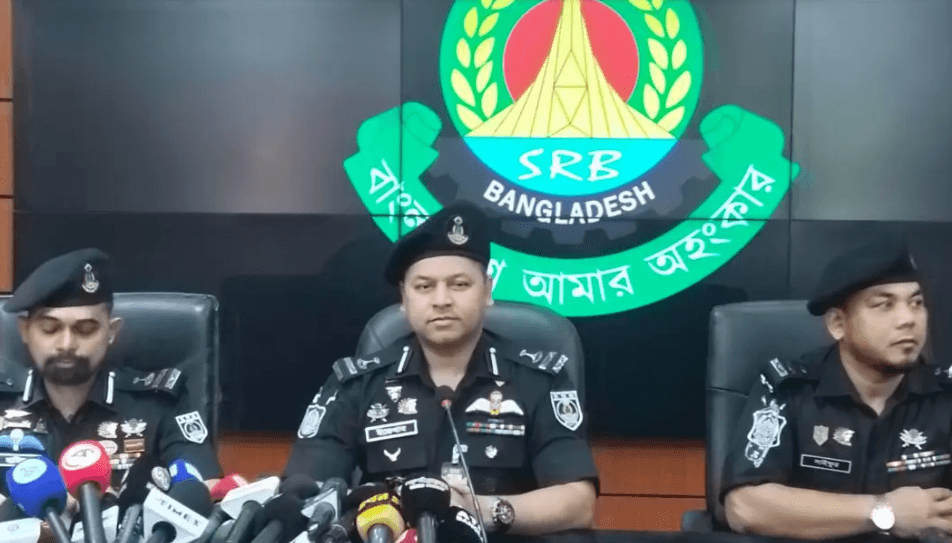 অস্ত্রের সন্ধান দিলে তথ্যদাতাকে পুরস্কার, আইনি ঝামেলা নয়: এসআরবি