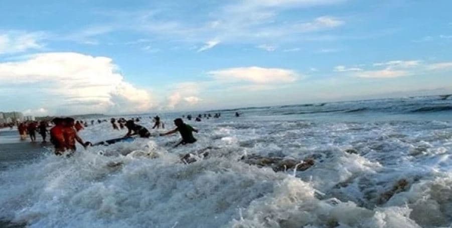 কক্সবাজার সৈকতে গোসলে নেমে ৩ পর্যটকের মৃত্যু, নিখোঁজ ২
