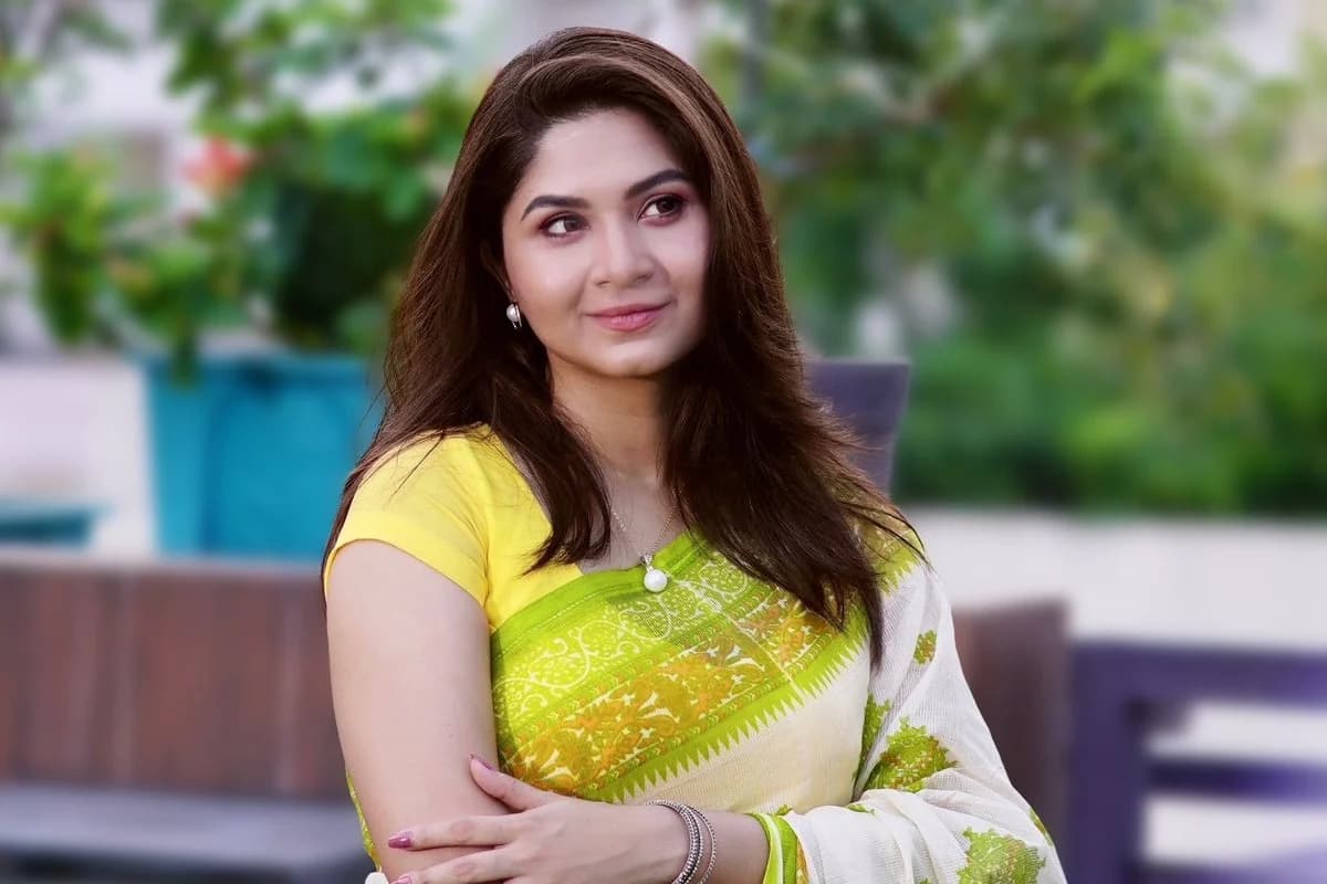 শুটিংয়ে ফিরলেন স্পর্শিয়া