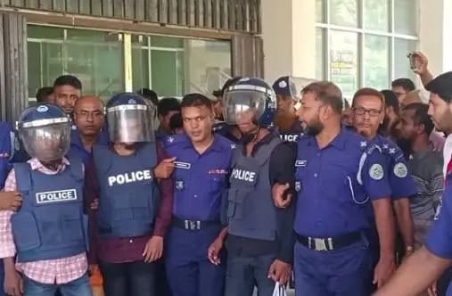 জুলাই শহীদের কন্যাকে ধর্ষণ: দুই আসামির ১৩ বছর, একজনের ১০ বছরের কারাদণ্ড