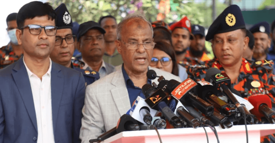 ফায়ার সার্ভিসে ৬২ হাজার স্বেচ্ছাসেবক গড়ে তুলবে সরকার: স্বরাষ্ট্র উপদেষ্টা