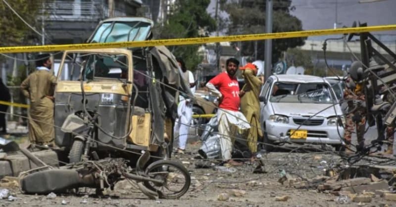 এবার পাকিস্তানে ভয়াবহ বোমা হামলা, নিহত ১২
