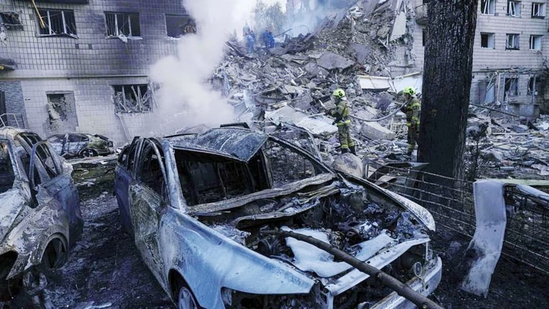 রাশিয়ার রাতভর হামলায় ইউক্রেনে বিদ্যুৎবিহীন ৬০ হাজার মানুষ