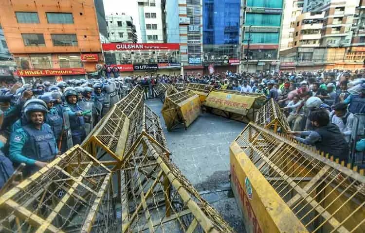 ‘মার্চ টু ইন্ডিয়ান হাইকমিশন’ এ পুলিশের বাধা