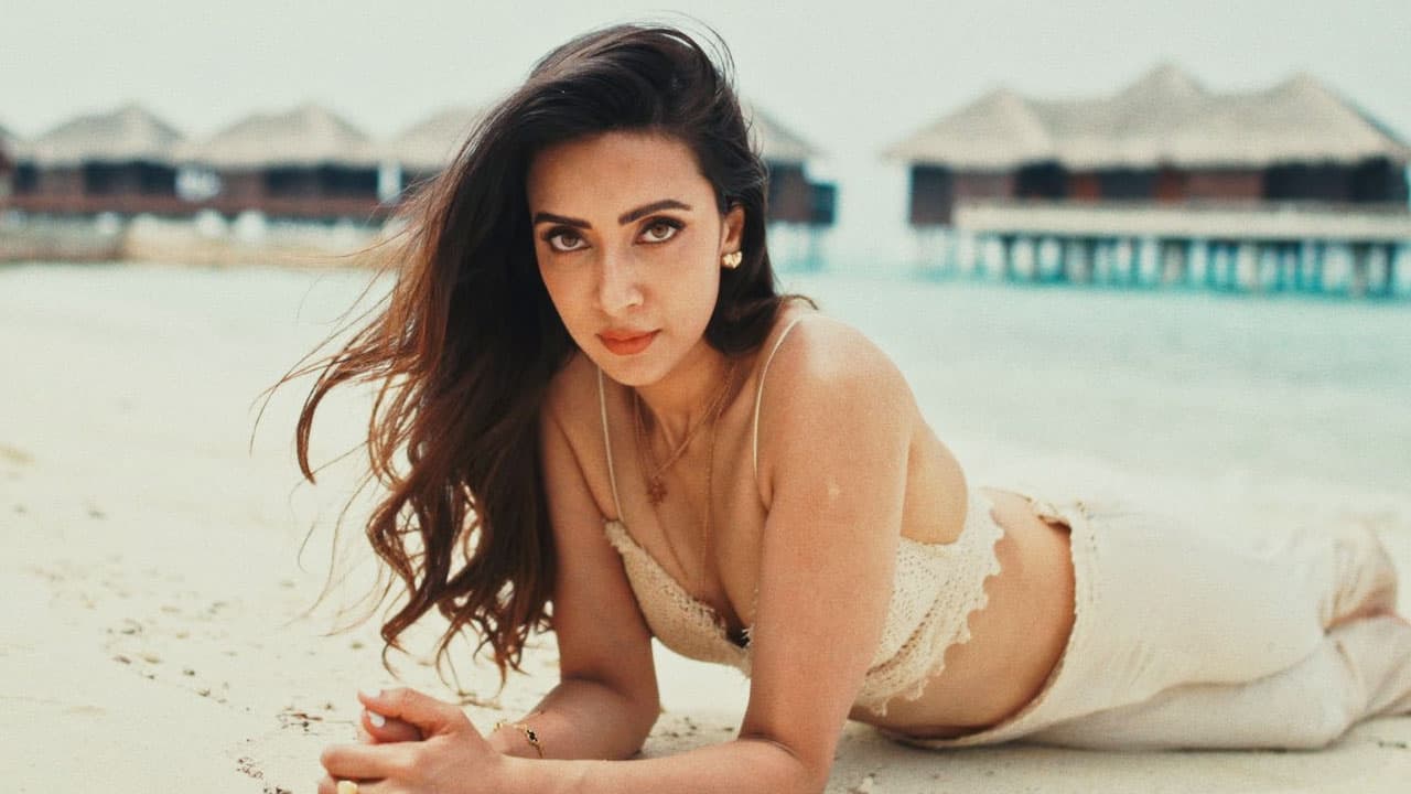 মালদ্বীপে অবকাশে মিম, ছড়ালেন মুগ্ধতা