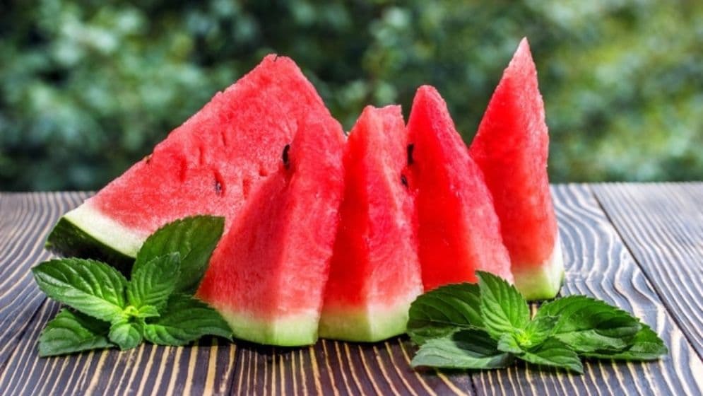 তরমুজের বীজ খেয়ে ফেললে কী হতে পারে?