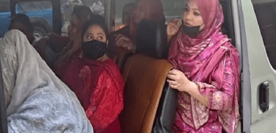 ধানমন্ডিতে ঝটিকা মিছিল, মহিলা আ. লীগের ৭ নেত্রীসহ গ্রেপ্তার ৮