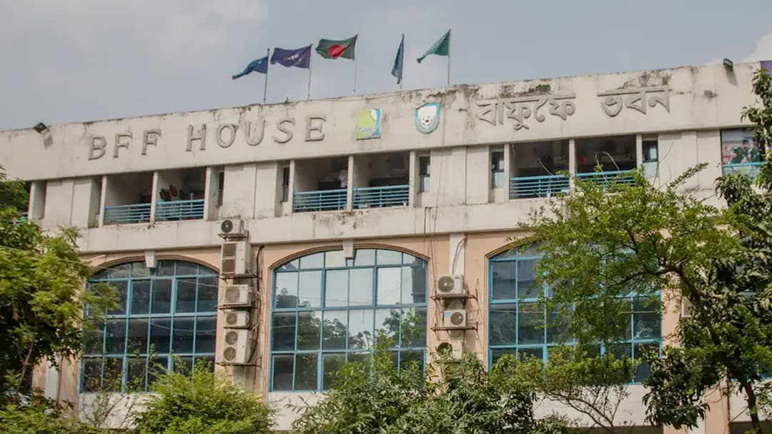 কোটি টাকা আদায়ে কমিটি করছে বাফুফে