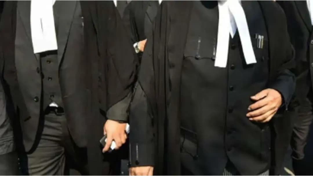 তাপপ্রবাহ : আইনজীবীদের কালো কোট-গাউন পরা লাগবে না