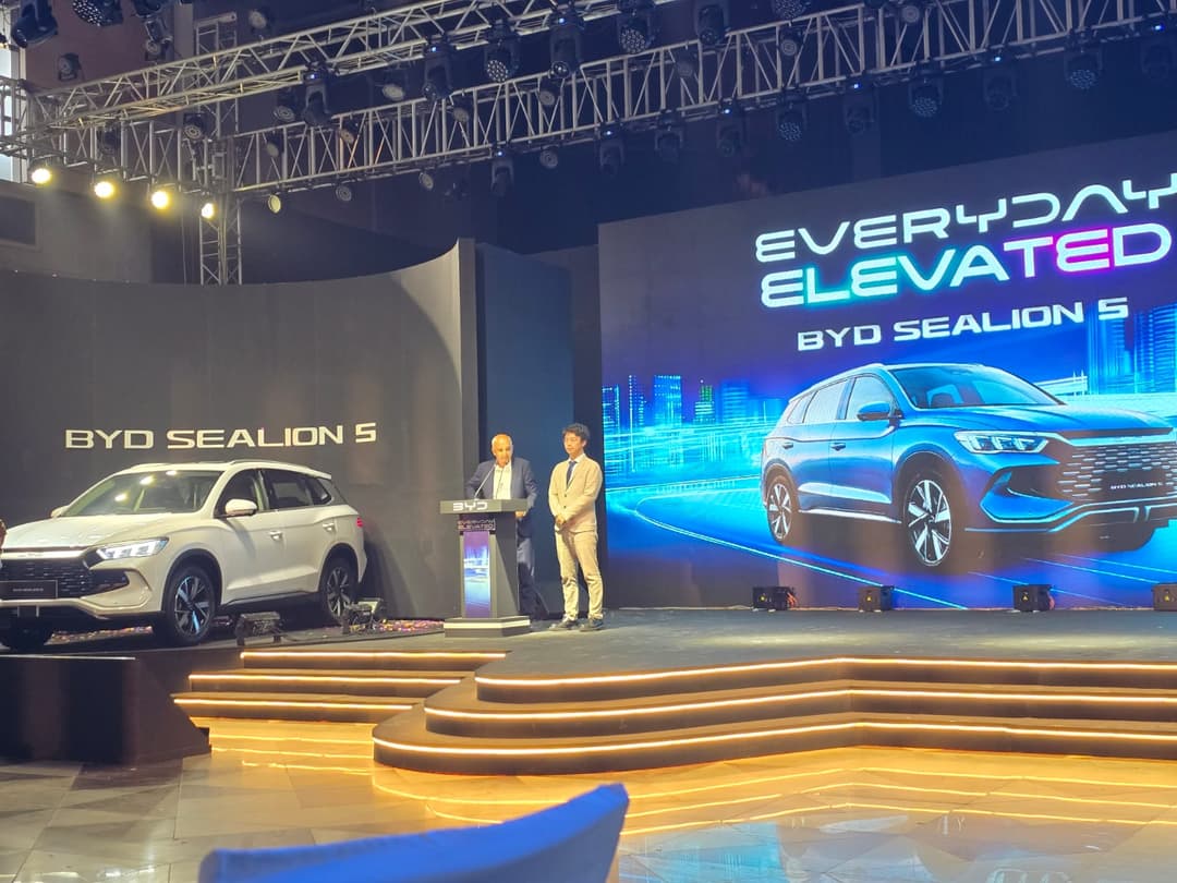 দেশে বিওয়াইডি সিলায়ন ৫ উন্মোচন, ক্রেতাদের হাতে তুলে দিল ২৫টি গাড়ি