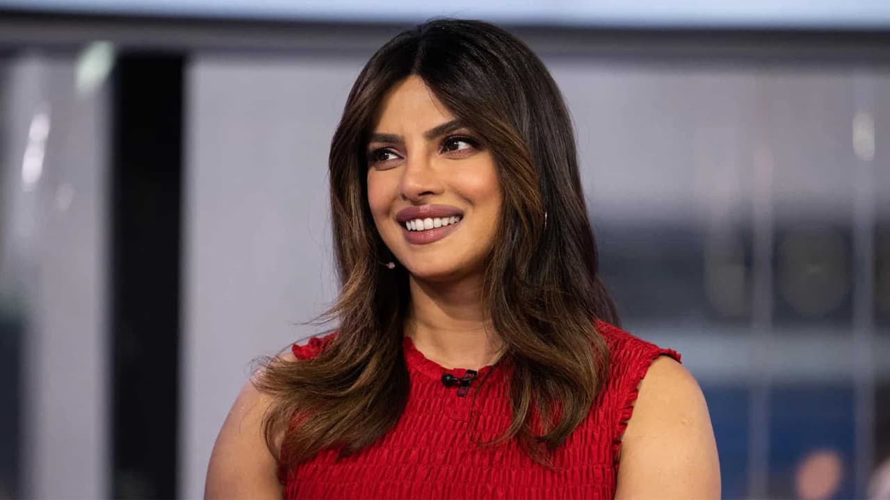 আলো আমাদের ঠিক পথ দেখাবে : প্রিয়াঙ্কা