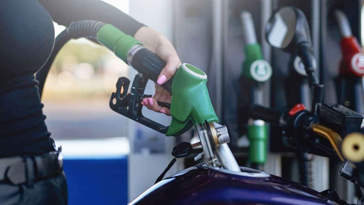 বাইকের জন্য কোনটি ভালো, পেট্রোল নাকি অকটেন?