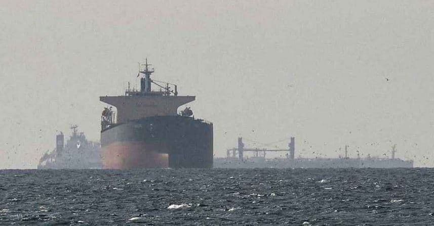 হরমুজ খুলতে নতুন আল্টিমেটাম ট্রাম্পের, ইরানের কড়া জবাব