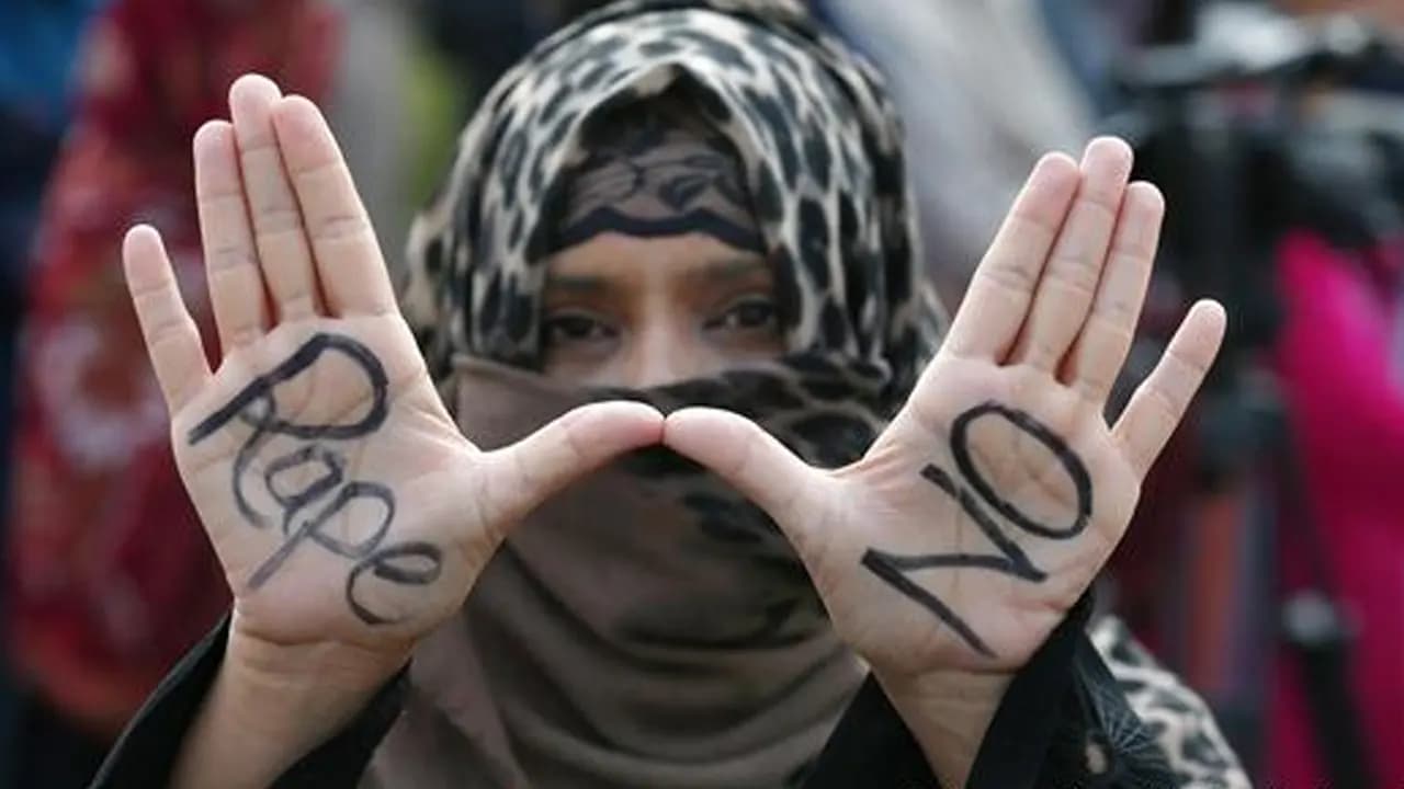 আয়ুর্বেদিক স্পা সেন্টারে নারীকে ৬ জন মিলে ধর্ষণ