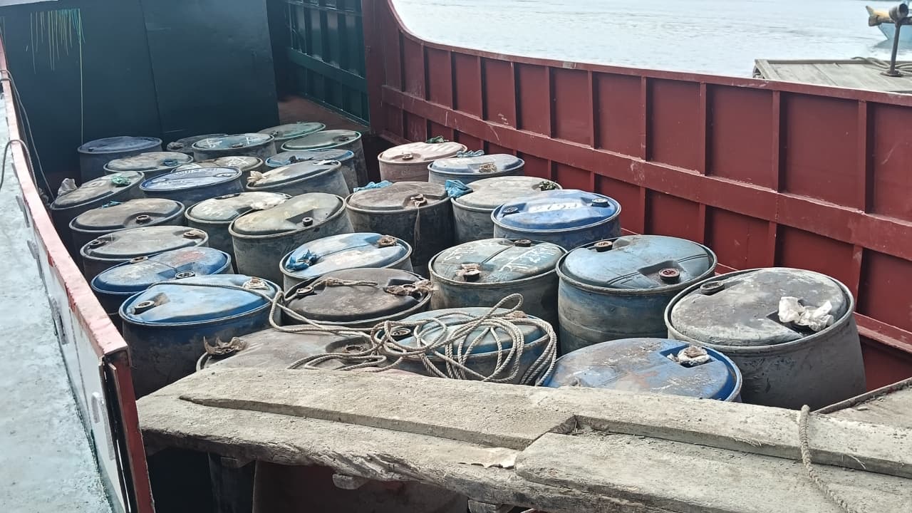 অবৈধভাবে সরবরাহকালে ৬ হাজার লিটার জ্বালানি তেল উদ্ধার